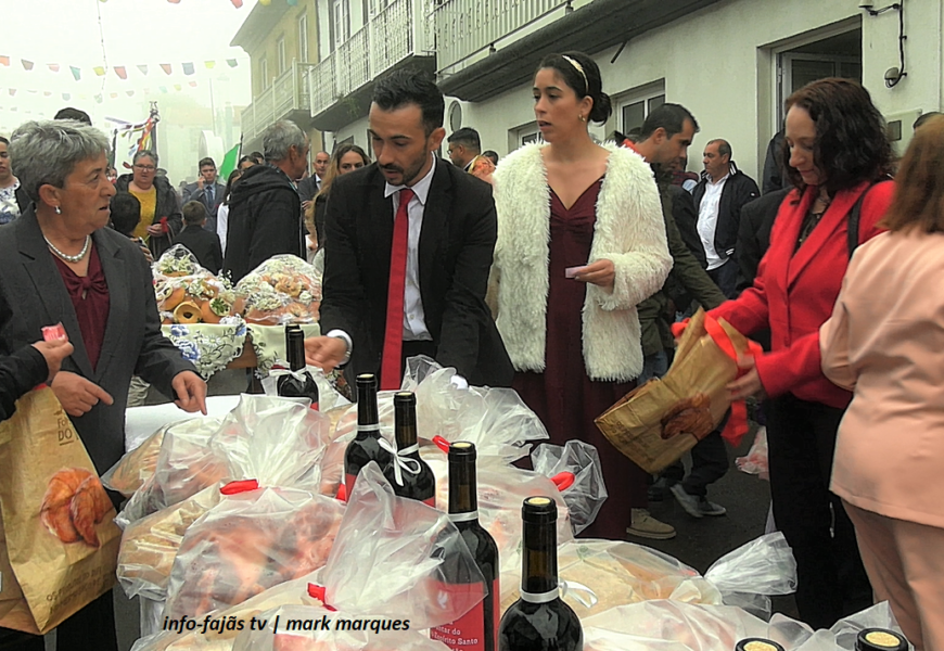 “Bênção e distribuição de Esmolas” no 4º Jantar em Santo Antão – Ilha de São Jorge (c/ vídeo)