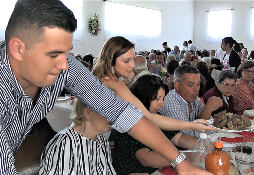 “Almoço” – Festa da Santíssima Trindade – Santo António / Norte Grande – Ilha de São Jorge (c/ vídeo)