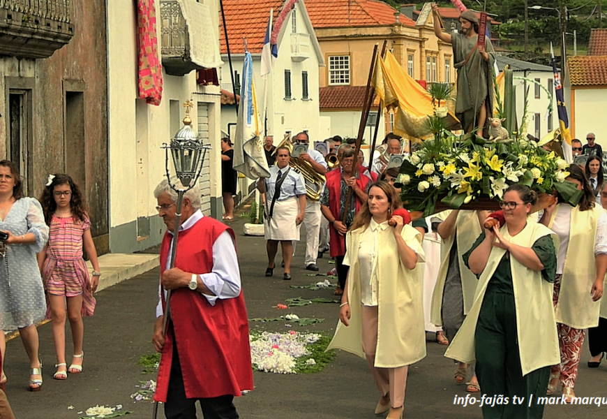“PROCISSÃO” em honra de São João – Casa do Povo de Santo Amaro promove a Festa – Ilha de São Jorge (c/ vídeo)