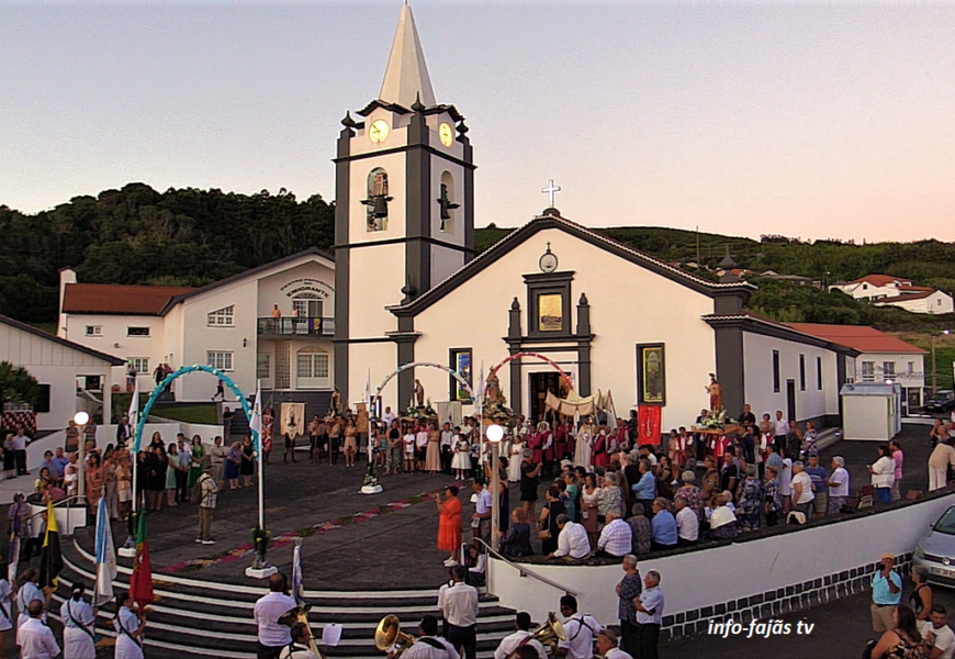 ROSAIS – Procissão em honra de Nª Srª do Rosário – Ilha de São Jorge (c/ vídeo)