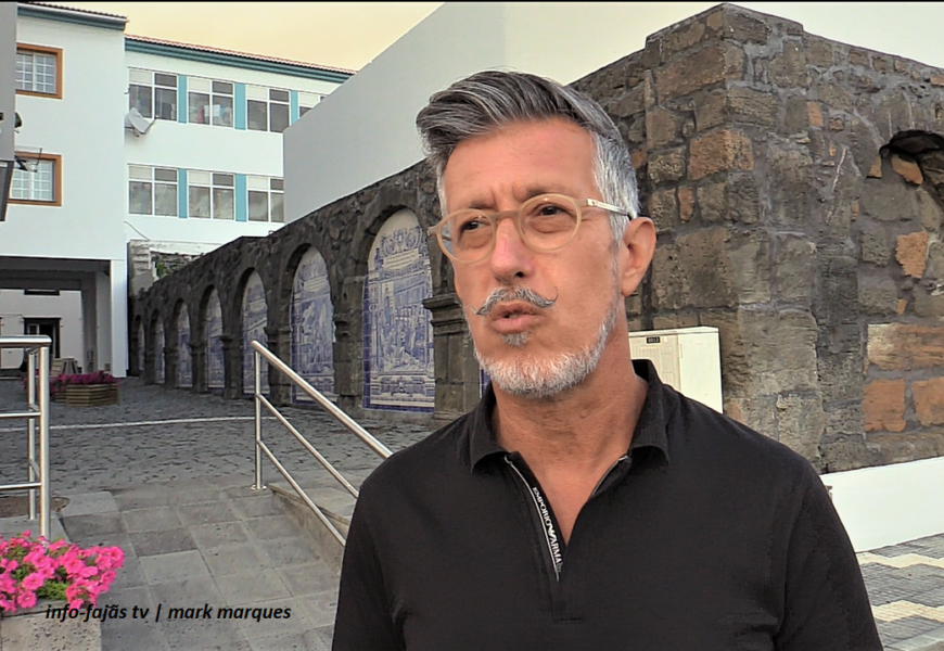 ANTÓNIO PEDROSO faz visita guiada à sua obra “A história do Convento de Nª Srª do Rosário” – Velas – Ilha de São Jorge (c/ vídeo)