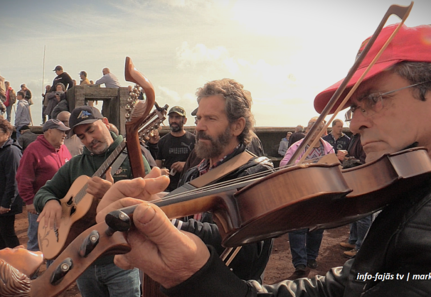 “CHAMARRITAS E CANTIGAS SOLTAS” na Festa da Ganadaria de Gabriel Azevedo – São Tomé – Ilha de São Jorge (c/ vídeo)