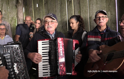 “CANTIGAS SOLTAS”” animaram a Festa na Ganadaria AA – Álvaro Amarante – Ilha de São Jorge (c/ vídeo)
