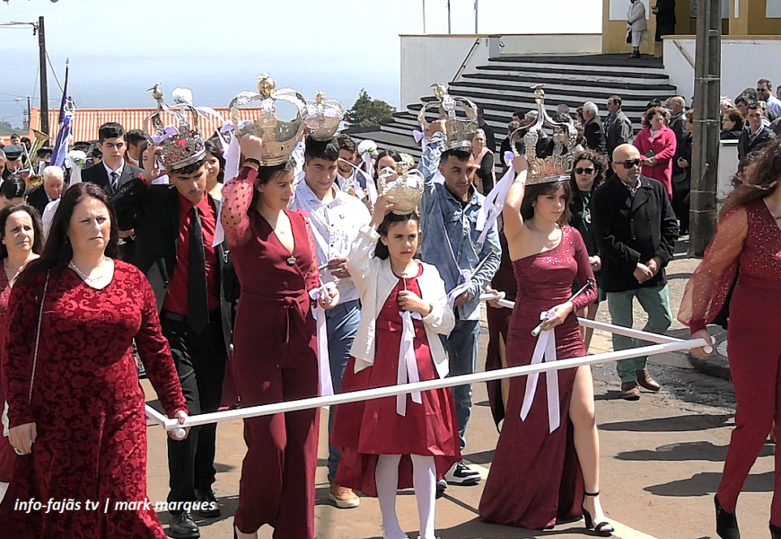 “CORTEJO DE COROAÇÃO / BÊNÇÃO DAS ESMOLAS” 1º Jantar – Santo Antão – Ilha de São Jorge (c/ vídeo)