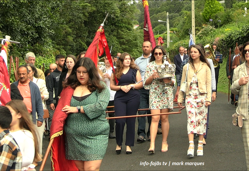 “URZELINA” – Festa ao Divino Espírito Santo – Cortejos de Coroação – 4º jantar – Ilha de São Jorge (c/ vídeo)