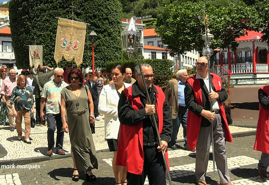 “PROCISSÃO DO CORPO DE DEUS” – Vila das Velas – Ilha de São Jorge (c/ vídeo)