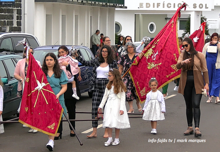 “ROSAIS” – Festa em honra ao Divino Espírito Santo – 6 º Jantar – Ilha de São Jorge (c/ vídeo)