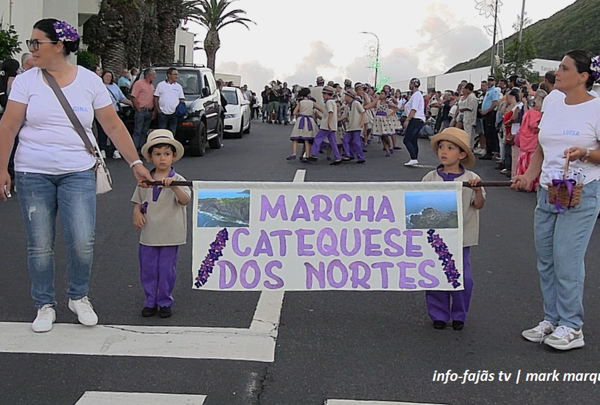 “MARCHA DA CATEQUESE DO NORTE GRANDE” desfila na 35ª Semana Cultural das Velas 2024 – Ilha de São Jorge (c/ vídeo)