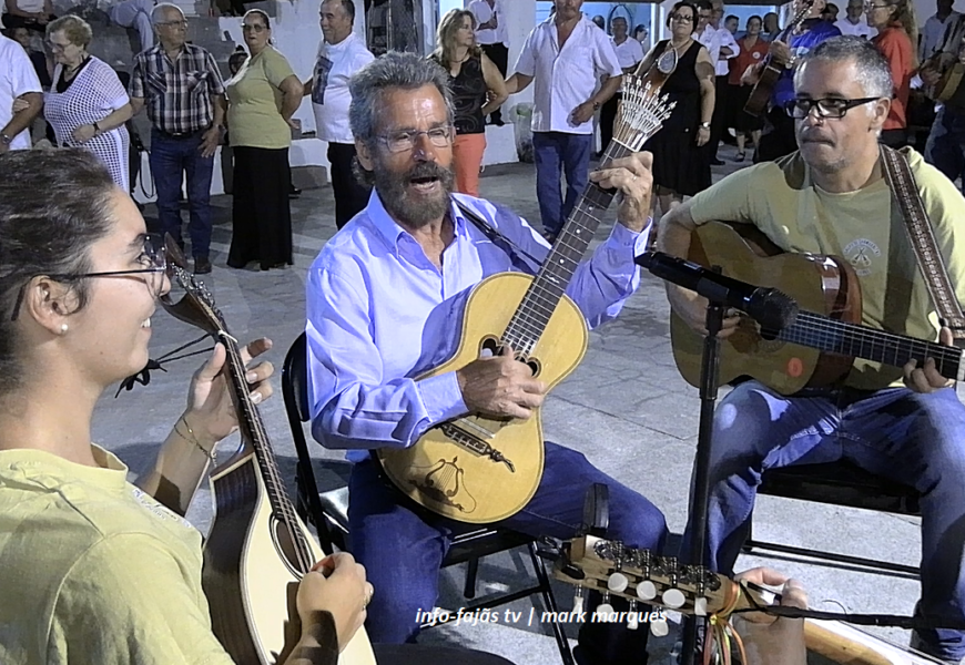 “BAILE DE RODA” com Jorgenses, Picoenses e Faialenses – II Encontro Chamarritas – Ilha de São Jorge (14.09.2024) (c/ vídeo)