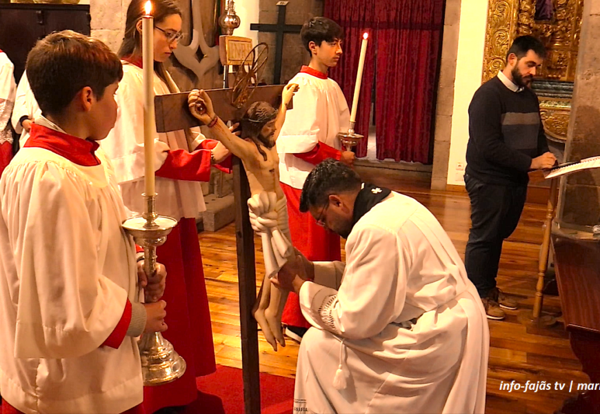 “SEXTA-FEIRA SANTA” – Celebração da Paixão do Senhor – Matriz da Vila do Topo – Ilha S. Jorge (18.04.2025) (c/ vídeo)