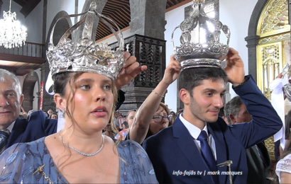 “EUCARISTIA / IMPOSIÇÃO COROAS”- 6º Jantar Divino Espírito Santo – Ribeira Seca – Ilha S. Jorge (01.06.2025) (c/ vídeo)