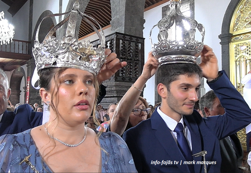 “EUCARISTIA / IMPOSIÇÃO COROAS”- 6º Jantar Divino Espírito Santo – Ribeira Seca – Ilha S. Jorge (01.06.2025) (c/ vídeo)