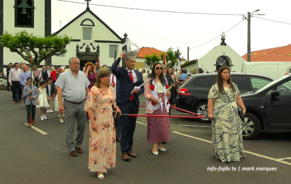 “CORTEJO DE COROAÇÃO” – Santíssima Trindade – Norte Pequeno – Ilha de São Jorge (15.06.2025) (c/ vídeo)