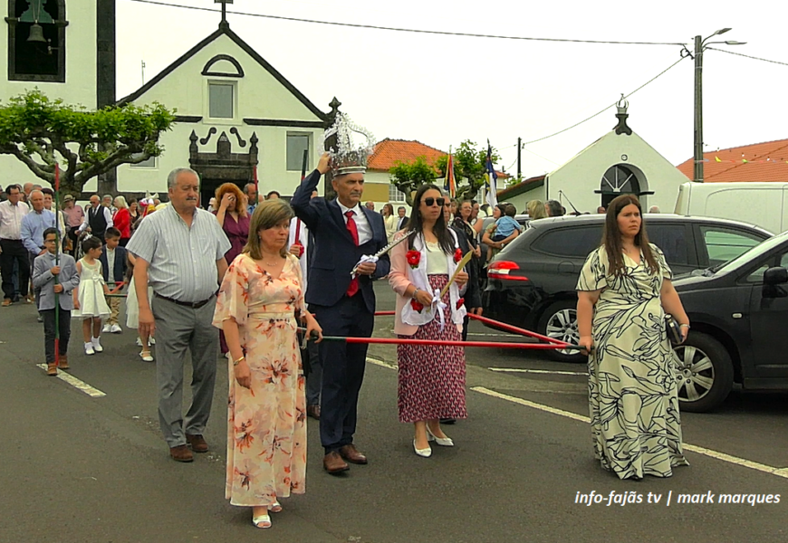 “CORTEJO DE COROAÇÃO” – Santíssima Trindade – Norte Pequeno – Ilha de São Jorge (15.06.2025) (c/ vídeo)