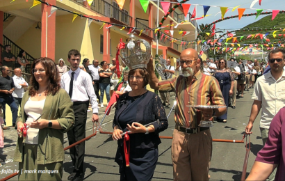 Império da Quinta-feira da Santíssima Trindade – Cortejo de Coroação – Velas – Ilha de São Jorge (22.06.2025) (c/ vídeo)