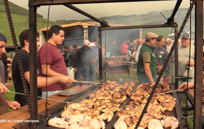“ALMOÇO / CONVÍVIO” – Ferra na Ganadaria AA – Álvaro Amarante – Ilha de São Jorge (22.11.2025) (c/ vídeo)