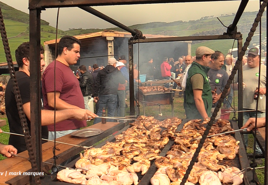 “ALMOÇO / CONVÍVIO” – Ferra na Ganadaria AA – Álvaro Amarante – Ilha de São Jorge (22.11.2025) (c/ vídeo) “ALMOÇO / CONVÍVIO” – Ferra na Ganadaria AA – Álvaro Amarante – Ilha de São Jorge (22.11.2025) (c/ vídeo)