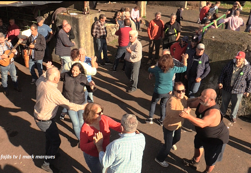 “E BAILOU-SE A CHAMARRITA” – Ferra Ganadaria AA – Álvaro Amarante – Ilha de São Jorge (22.11.2025) (c/ vídeo) “E BAILOU-SE A CHAMARRITA” – Ferra Ganadaria AA – Álvaro Amarante – Ilha de São Jorge (22.11.2025) (c/ vídeo)