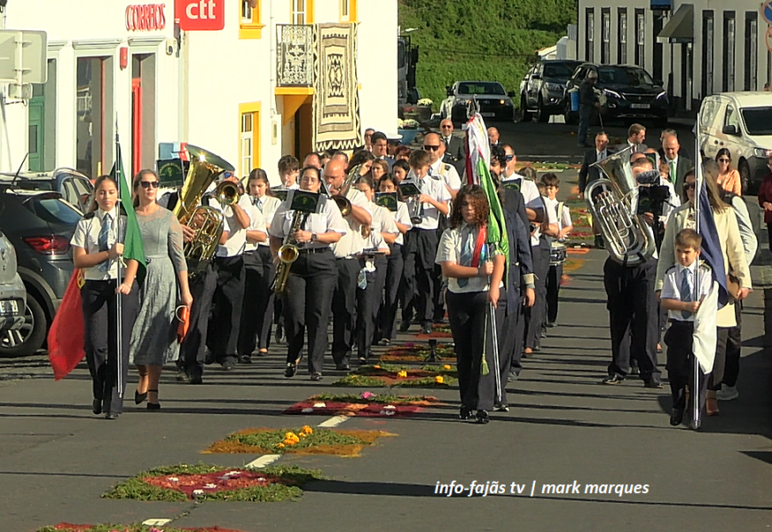 “DESFILE DE BANDAS FILARMÓNICAS” – Festa de Santa Catarina – Vila da Calheta – Ilha S. Jorge (25.11.2025) (c/ vídeo)