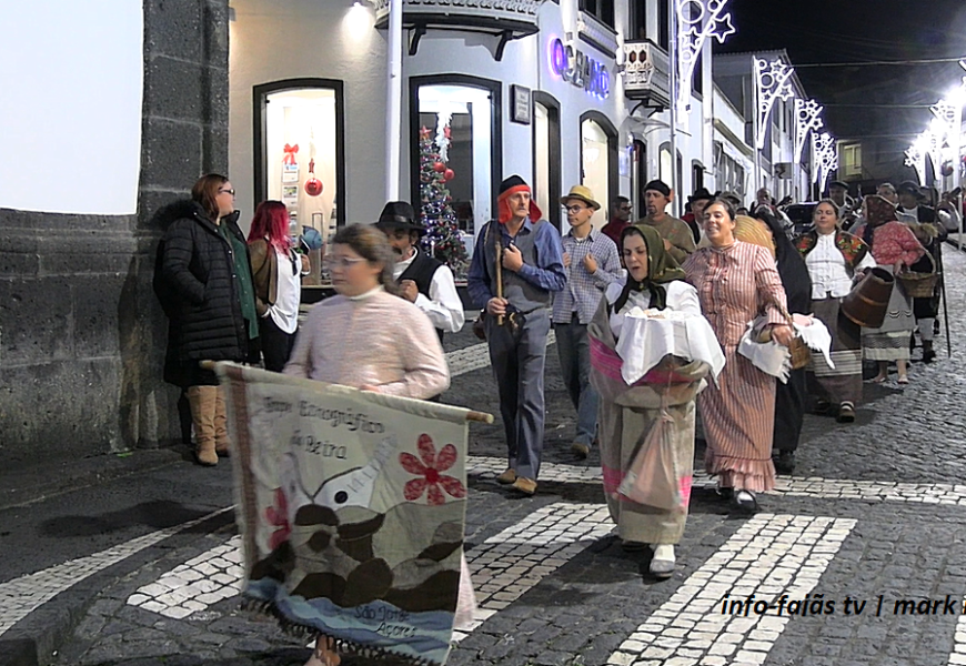 “GRUPO ETNOGRÁFICO DA BEIRA” desfila no “Dia das Montras” – Vila das Velas – Ilha de São Jorge (09.12.2025) (c/ vídeo)