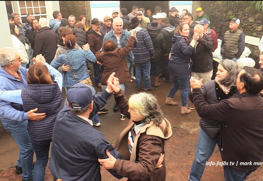 “CHAMARRITA” – Festa do 6º Aniversário Rádio Ilhéu – Topo – Ilha São Jorge (21.02.2026) (c/ vídeo) “CHAMARRITA” – Festa do 6º Aniversário Rádio Ilhéu – Topo – Ilha São Jorge (21.02.2026) (c/ vídeo)