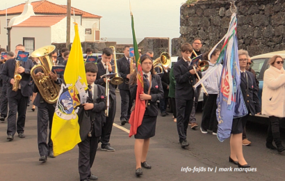 “UNIÃO URZELINENSE” na Procissão do Senhor dos Passos – Urzelina – Ilha de São Jorge (08.03.2026) (c/ vídeo)
