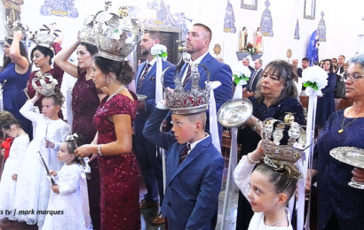 “IMPOSIÇÃO DAS COROAS DO DIVINO ESPÍRITO SANTO” – 1º Jantar – Santo Antão – Ilha de São Jorge (12.04.2026) (c/ vídeo)