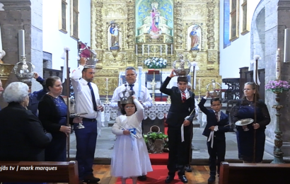 “IMPOSIÇÃO DAS COROAS” – 3º Jantar do Divino Espírito Santo – Vila do Topo – Ilha São Jorge (26.04.2026) (c/ vídeo)