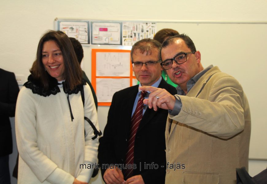 INAUGURAÇÃO DO “CENTRO DE APOIO PEDAGÓGICO” DA EBS DE VELAS – ILHA DE SÃO JORGE (reportagem fotográfica) INAUGURAÇÃO DO “CENTRO DE APOIO PEDAGÓGICO” DA EBS DE VELAS – ILHA DE SÃO JORGE (reportagem fotográfica)